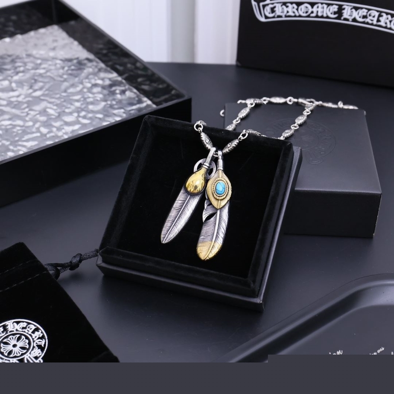 Ch**me He**ts necklaces